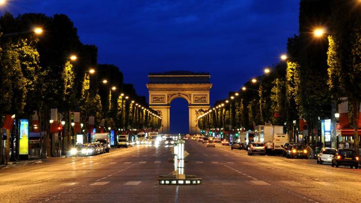 Champs-Elyses by night