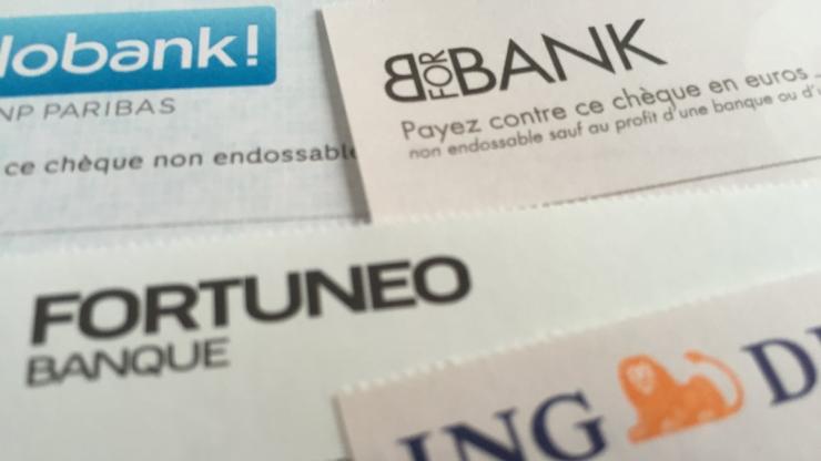 Des chques de banques en ligne
