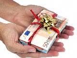Des billets de 50 euros en guise de cadeau