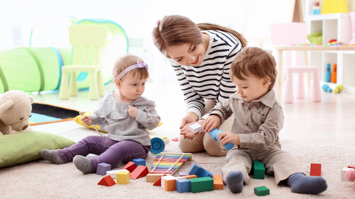 Salaire net combien gagne au minimum une assistante maternelle ou une nounou à domicile